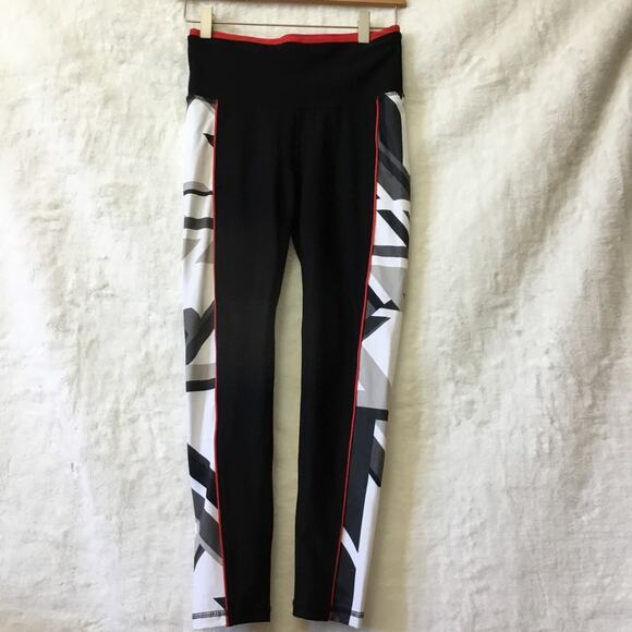 Xersion Athletic Black with White Pattern Legging - Picture 1 of 9